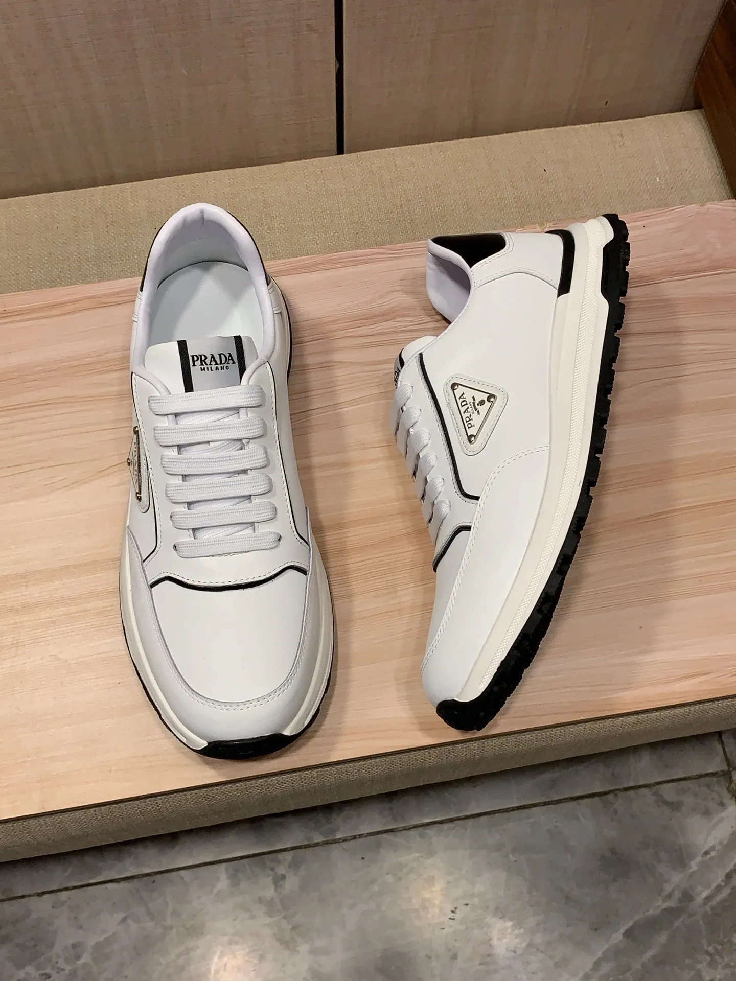 Men's Men's Shoes💰420💰💰🎩🎩[Lightning][Lightning] "PRADA*" The latest and most popular casual shoes, top brand [seduce] luxury~purchase, top~quality. [Strong] The upper is made of imported breathable cowhide with material ➕ breathable sheepskin feet (•) and fine workmanship. The original stylish and stylish soft rubber wear-resistant and non-slip outsole is light and comfortable on the feet. The real thing looks better when photographed. 122: code: 38-44, 2️⃣ colors selected